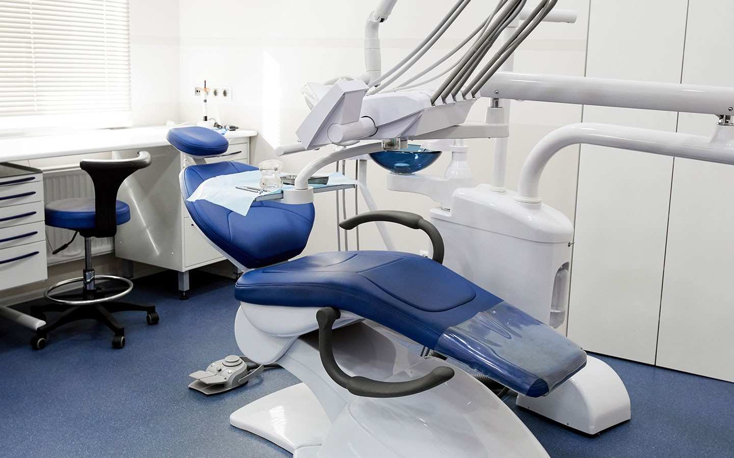 Dental chair and tools at Toschi Dental clinic in San Jose, California